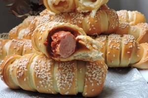 Кренвиршки със сусам